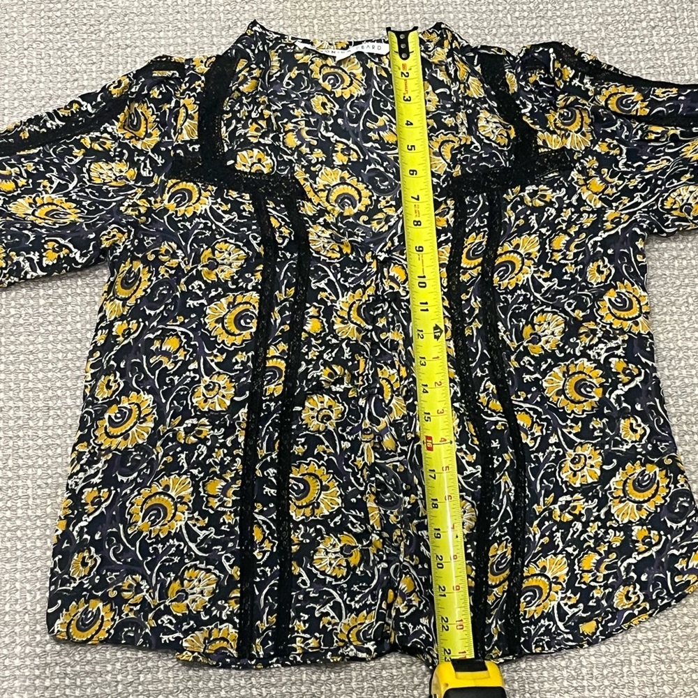 Veronica Beard silk tarry lace insert floral blouse.